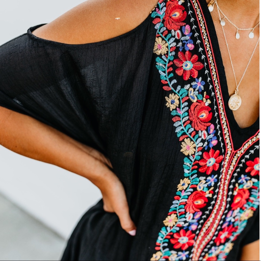 Summer Nights Embroidered Top - Picture 7 of 8